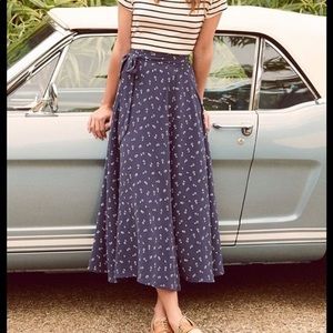 Amour Vert Silk Wrap Skirt in navy print